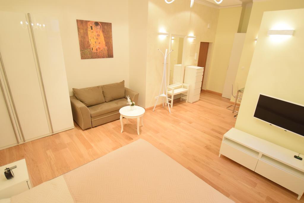 Elegant Apartment Foksal Apartment