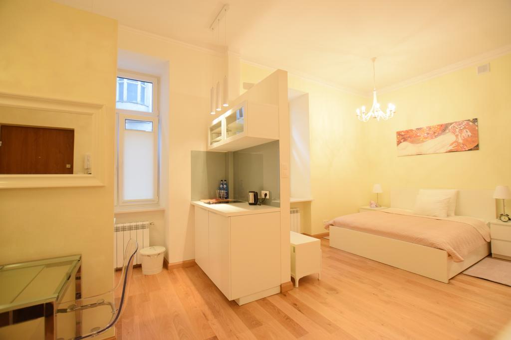 Apartment Elegant Apartment Foksal Warsaw